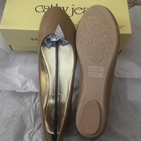 Flats - Picture 2 of 2